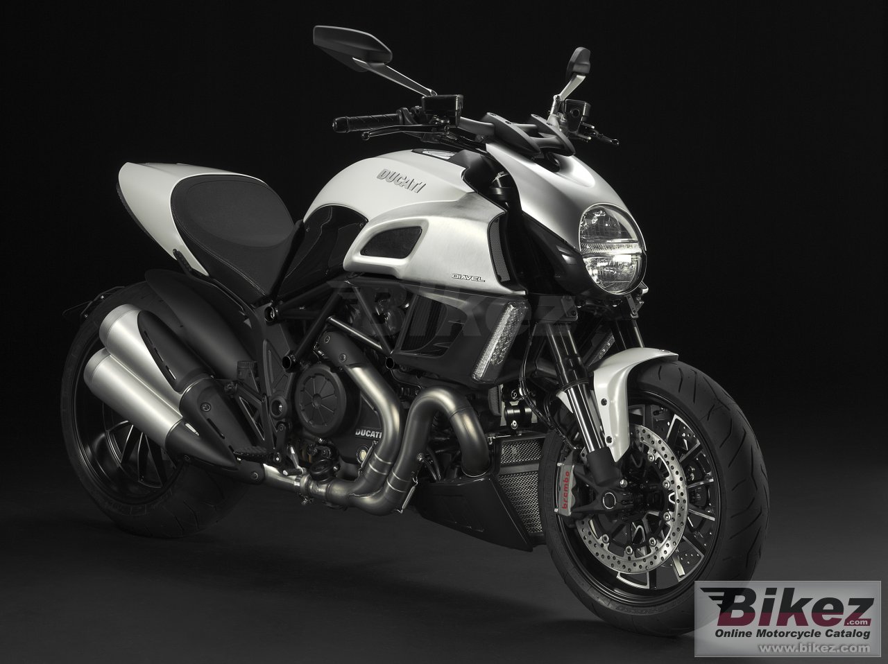 Big Ducati diavel picture and wallpaper from Bikez.com